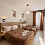 Ξενοδοχείο Aurelia 2*