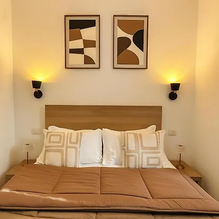 Aurelia Hotel 2*